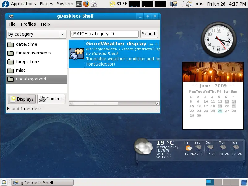 Fedora Desktop with gDesklets installed and running